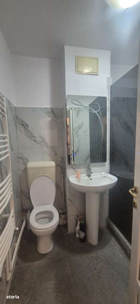 Vand apartament cu 2 camere et 1-3