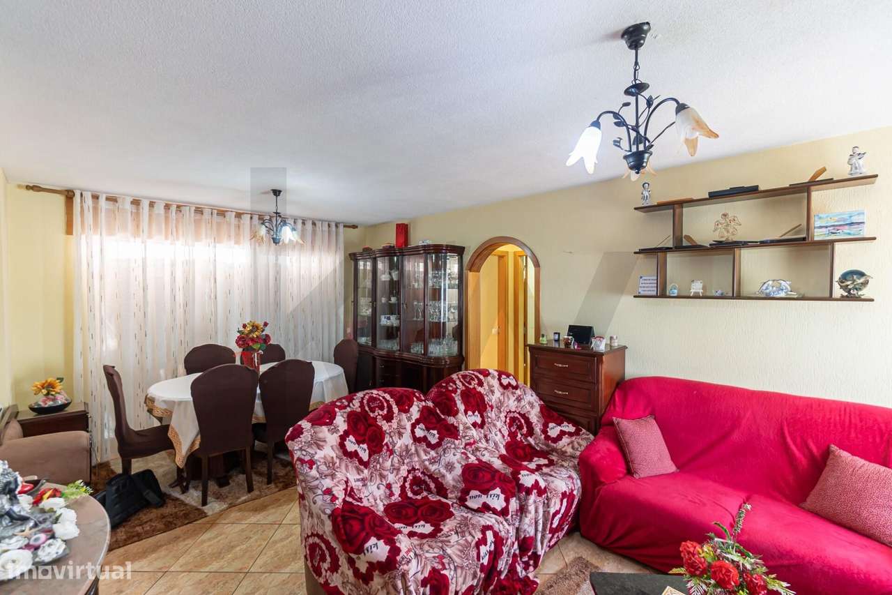 Apartamento T2, próximo ao Metro de "Alto de Pega", em Vila do Conde - Grande imagem: 2/16