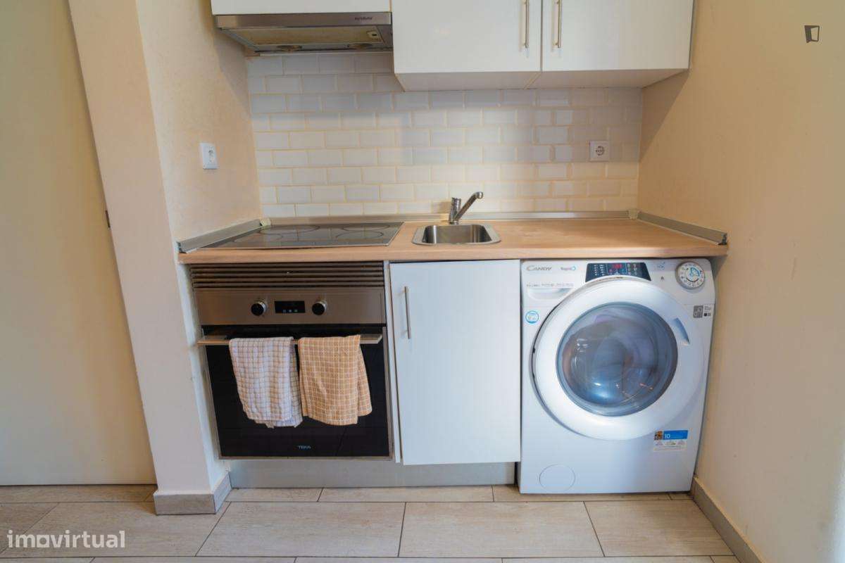 Quarto - localizado em Roma-Areeiro Lisbon - Grande imagem: 5/10