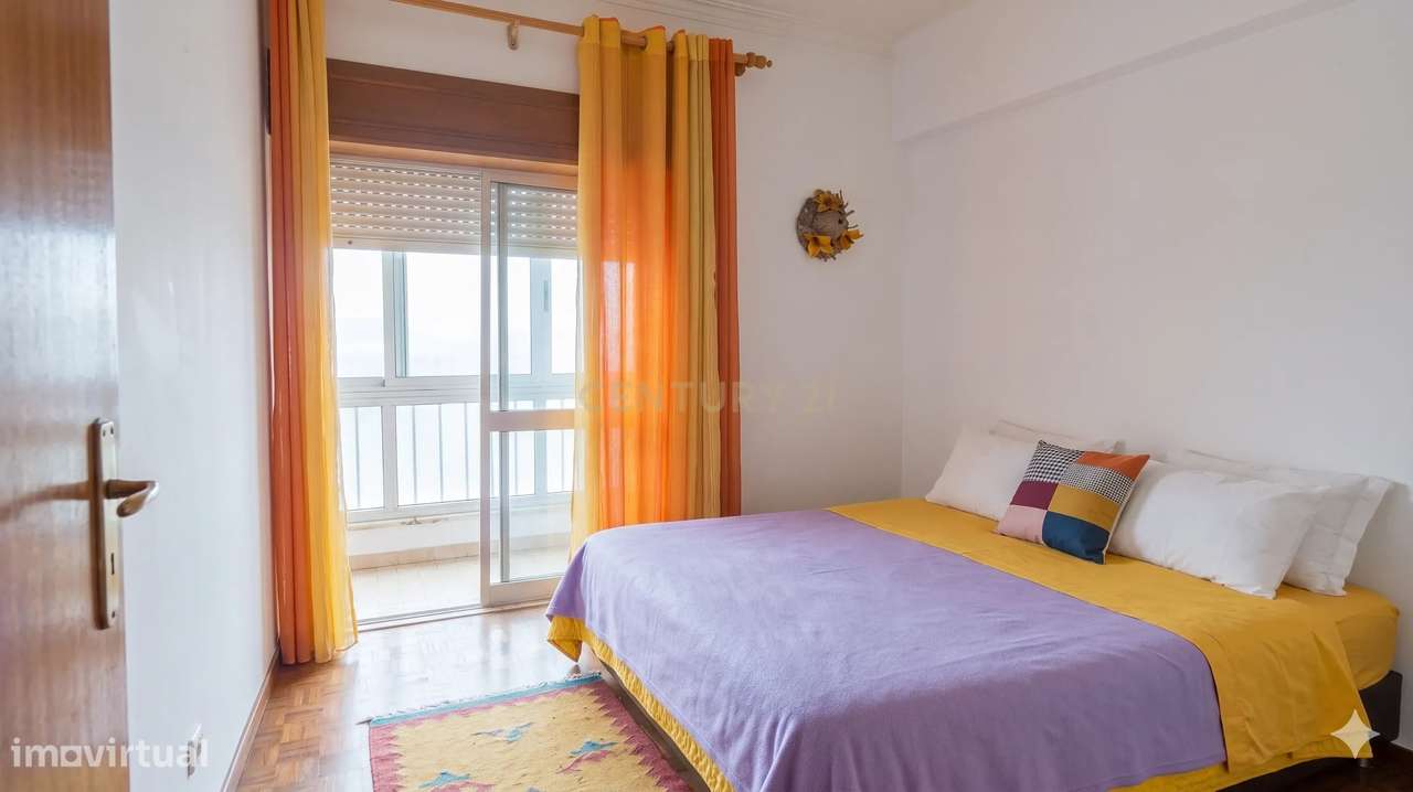 Apartamento T2 com Varanda na Venteira, Amadora-14