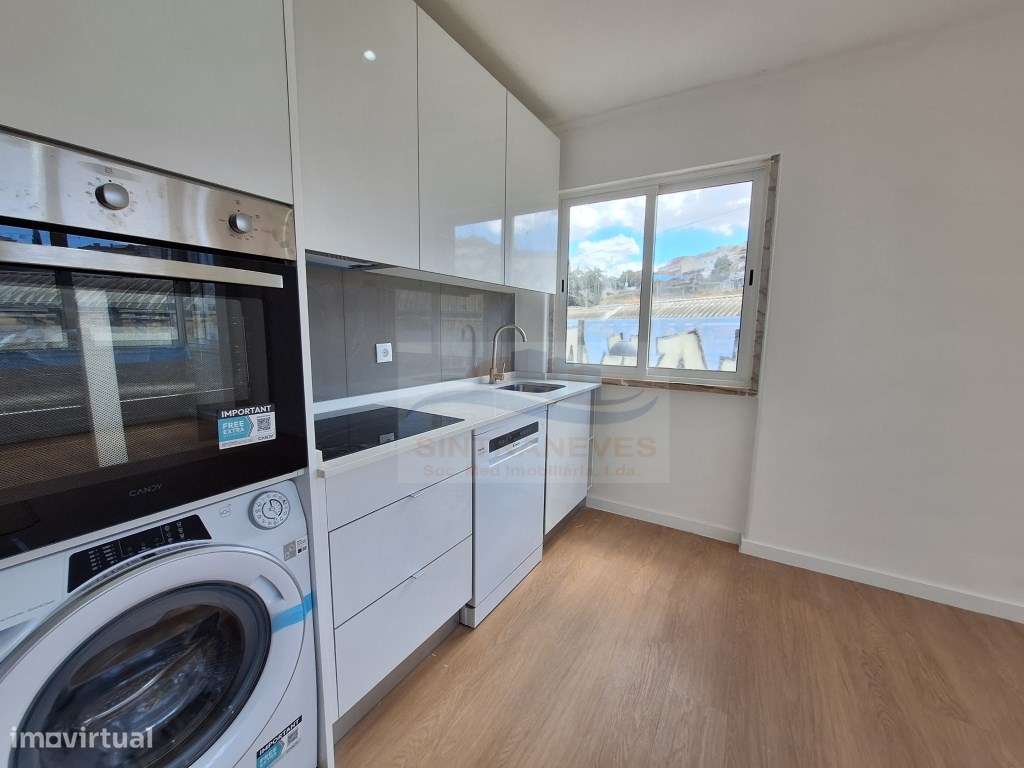 T3 com terraço, em remodelação total. - Grande imagem: 5/19