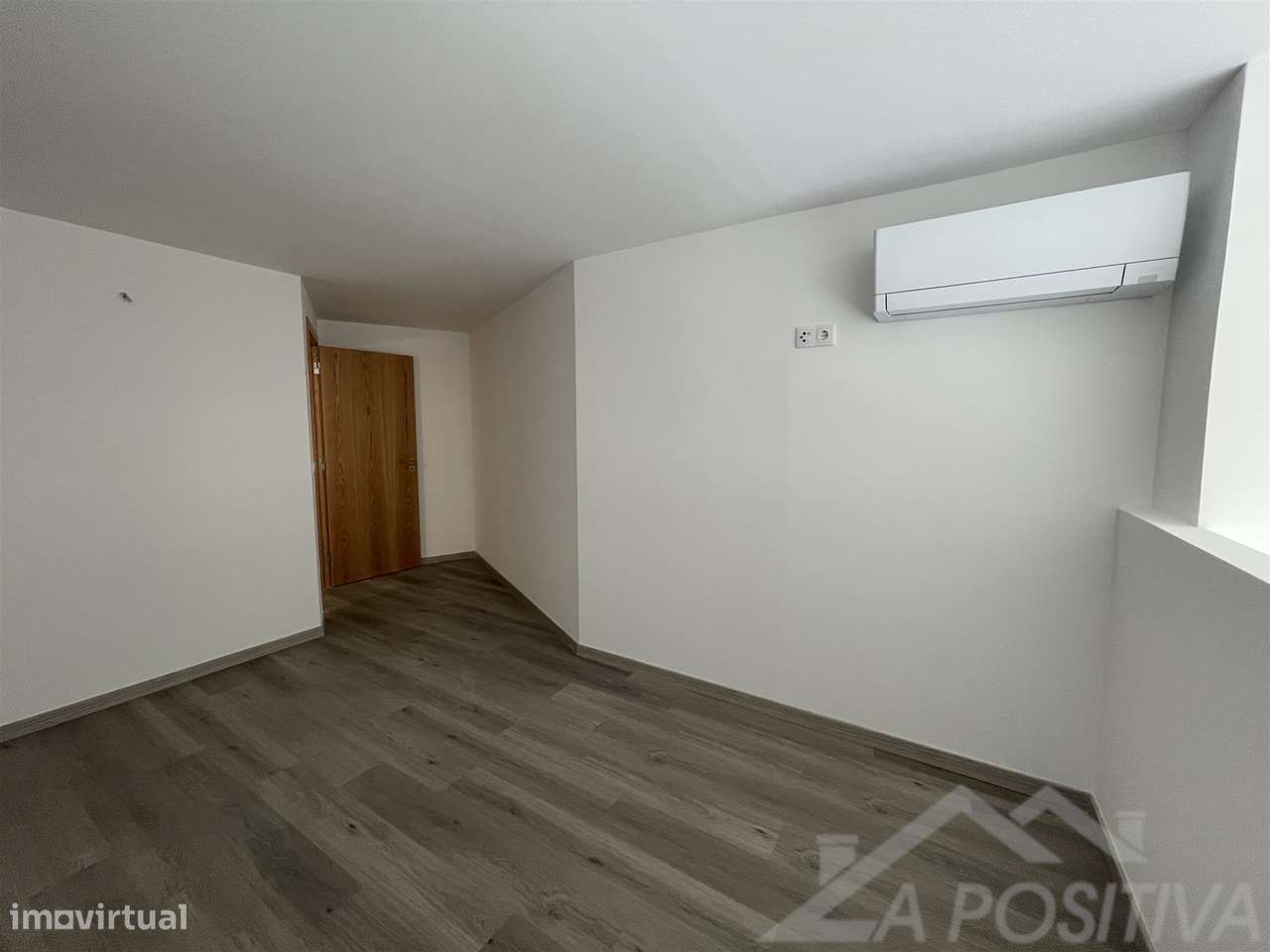 Apartamento T1+1 Venda em São João da Madeira,São João da Madeira-18