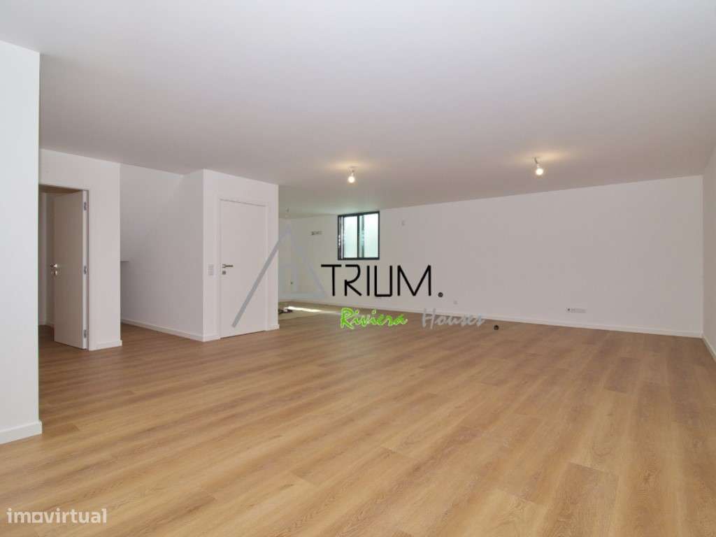 Moradia T4+1 Isolada com piscina e jardim nova-38