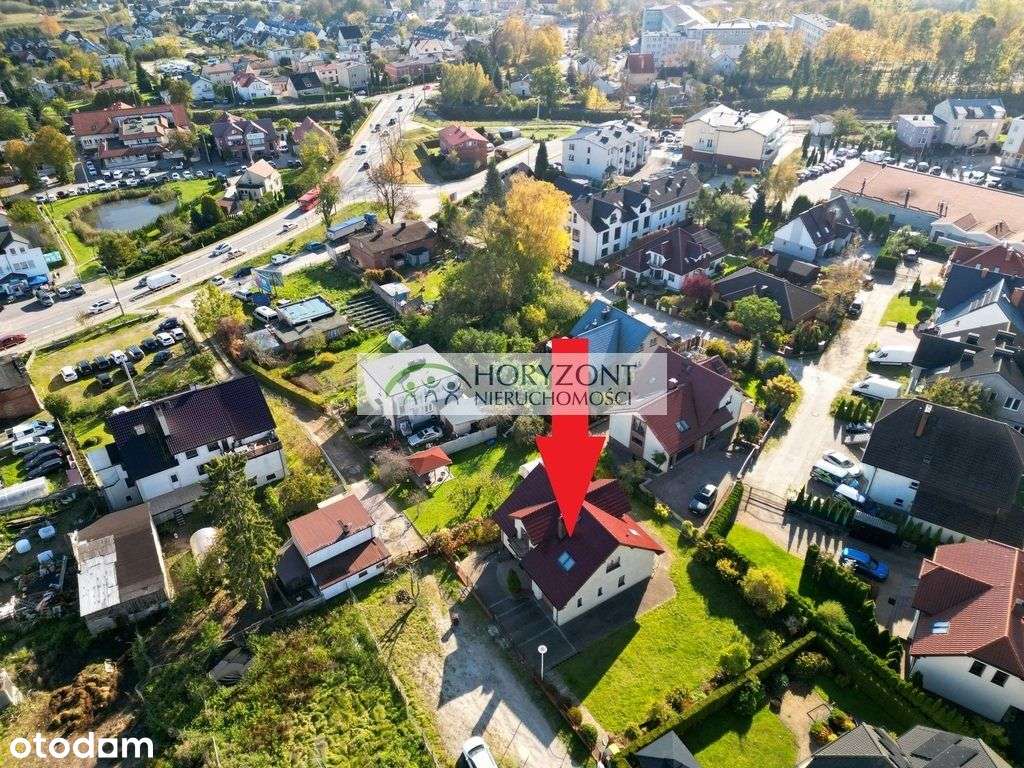 Piękny dom z ogrodem w centrum Żukowa-0