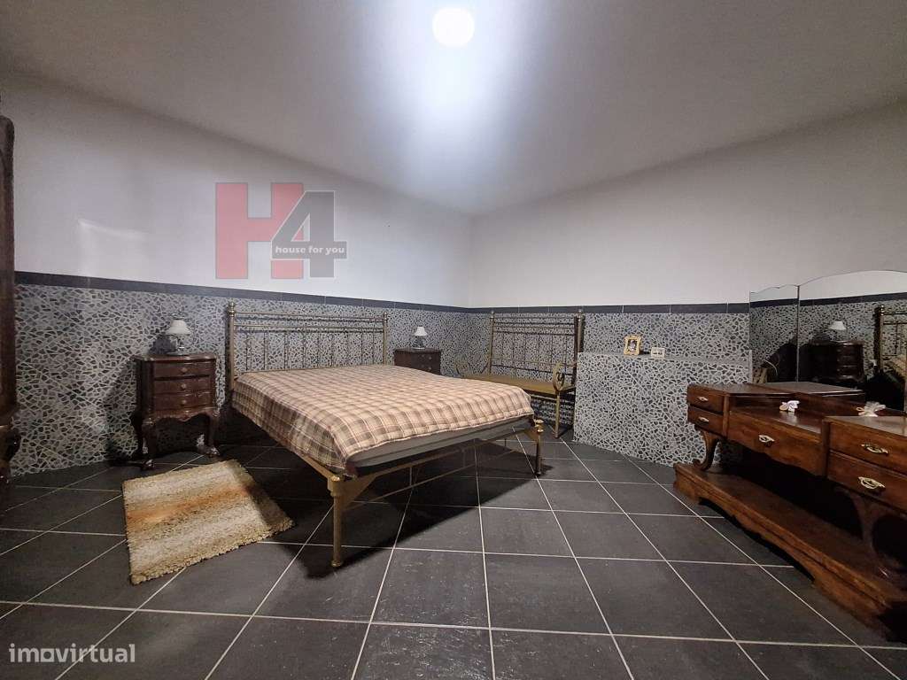 MORADIA T4 NO CENTRO DE ELVAS COM MAIS DE 500M² DE ÁREA-33