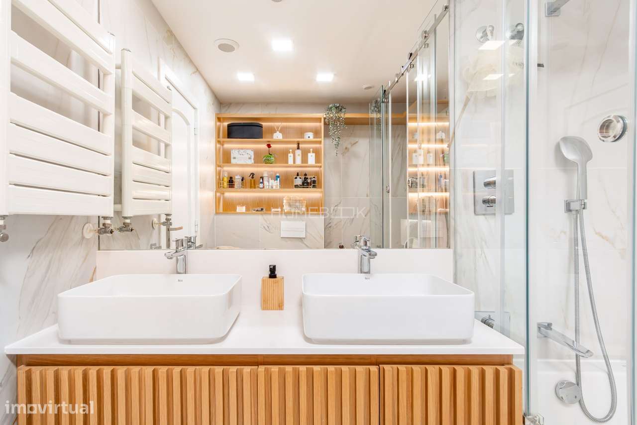 Moradia T5 renovada em condomínio fechado com piscinas, campo de ténis-37