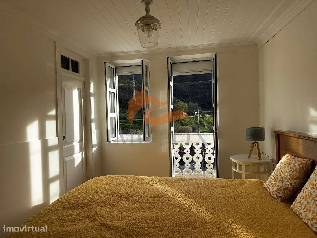 Casa de aldeia com 4 quartos e Alojamento Local ainda a funcionar e...-11