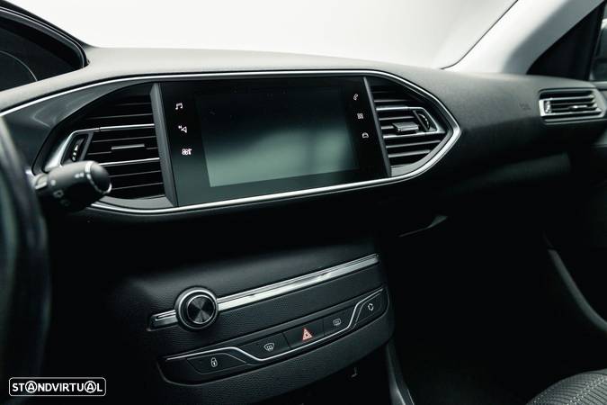 Peugeot 308 SW 1.5 BlueHDi Allure - 30