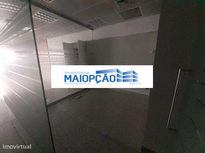 Loja junto ao Parque Eduardo VII - Grande imagem: 2/11