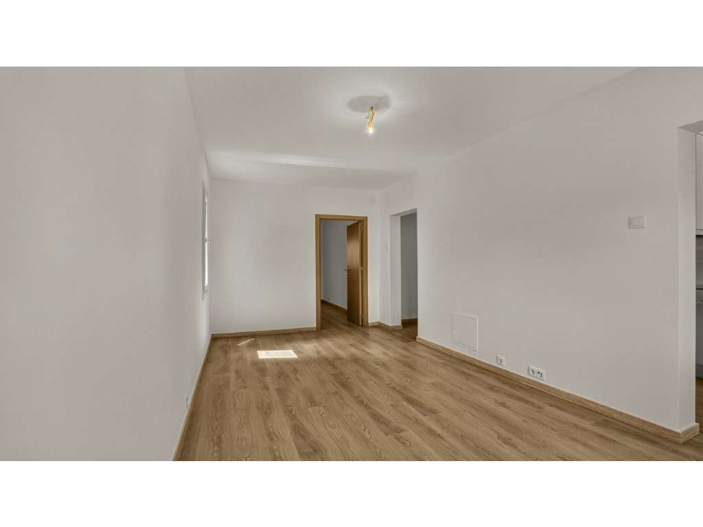 Apartamento T2 Remodelado nos Olivais-2