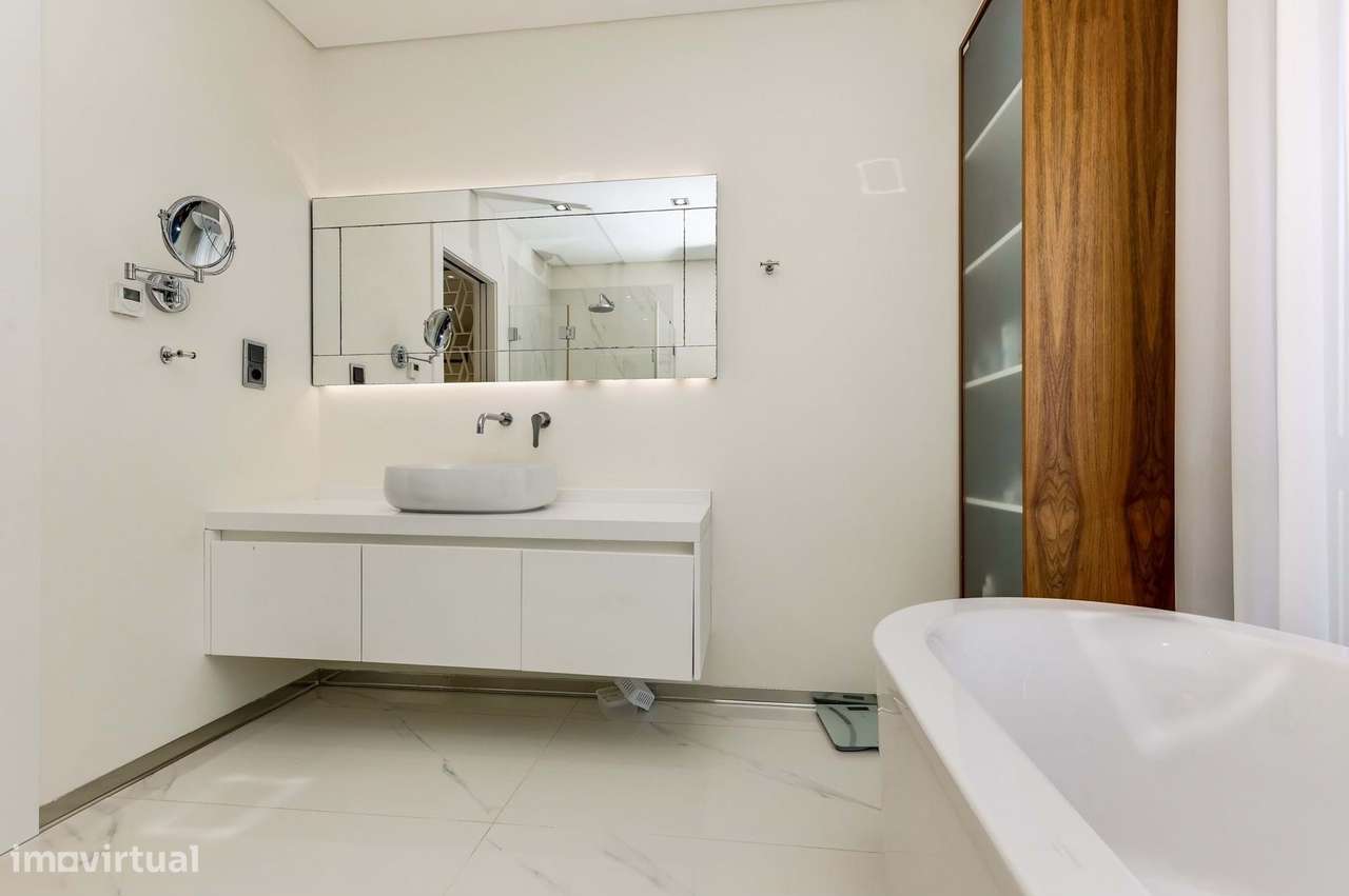 Moradia T5 de Luxo no Estoril — Exclusividade, Conforto e Estilo de Vi-23