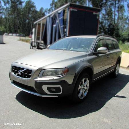 Volvo XC70 2.4 D5 (185CV) de 2007 - Peças Usadas (6744) - 2