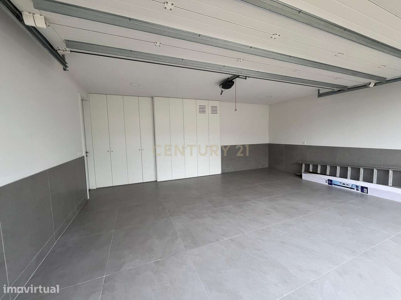 Moradia Contemporânea de Luxo em Azurara | Elegância, Privacidade e Di-40