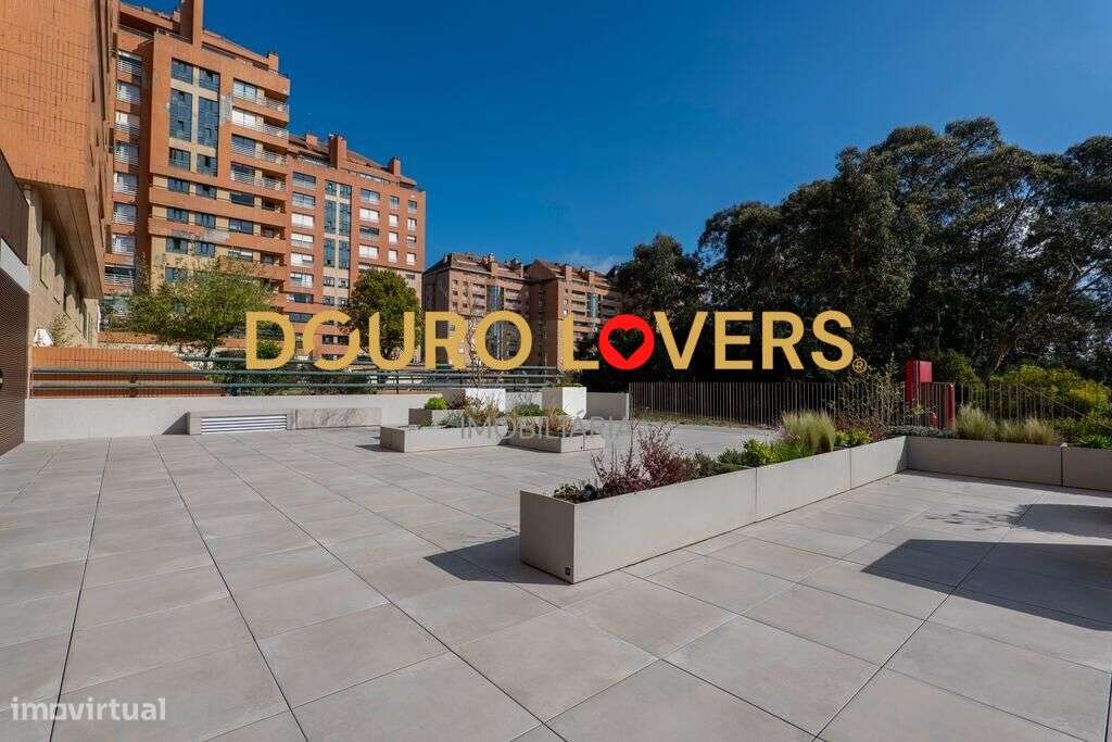 APARTAMENTO T4 | VARANDA | JARDINS D'ARRÁBIDA-17
