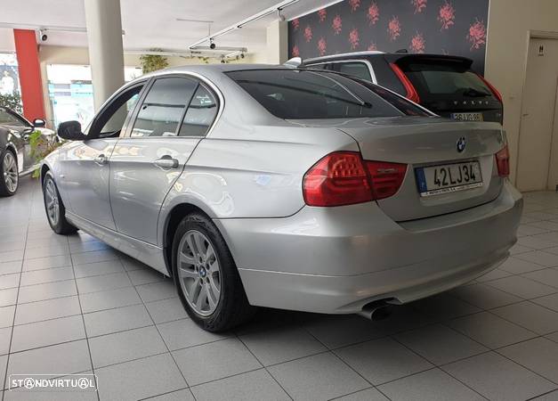 BMW 318 d LifeStyle - 6