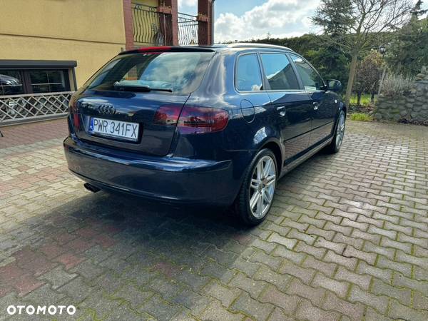 Audi A3 2.0 FSI Ambition - 4