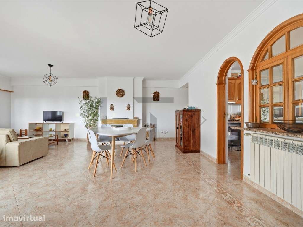 Fantástico Apartamento T3 Para Arrendamento em Carnaxide, Oeiras - Grande imagem: 2/15