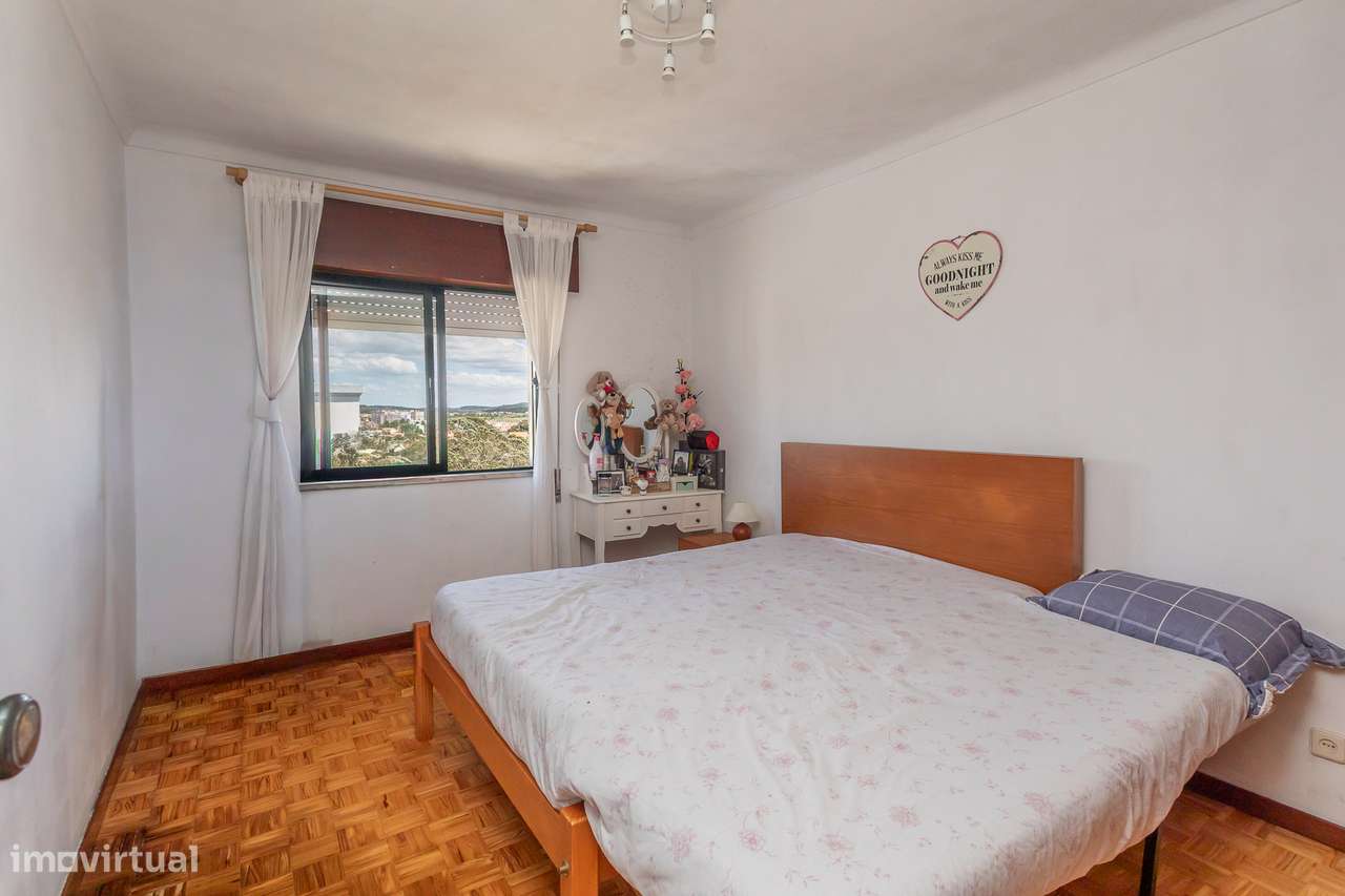 Apartamento T3, situado em Algueirão-15