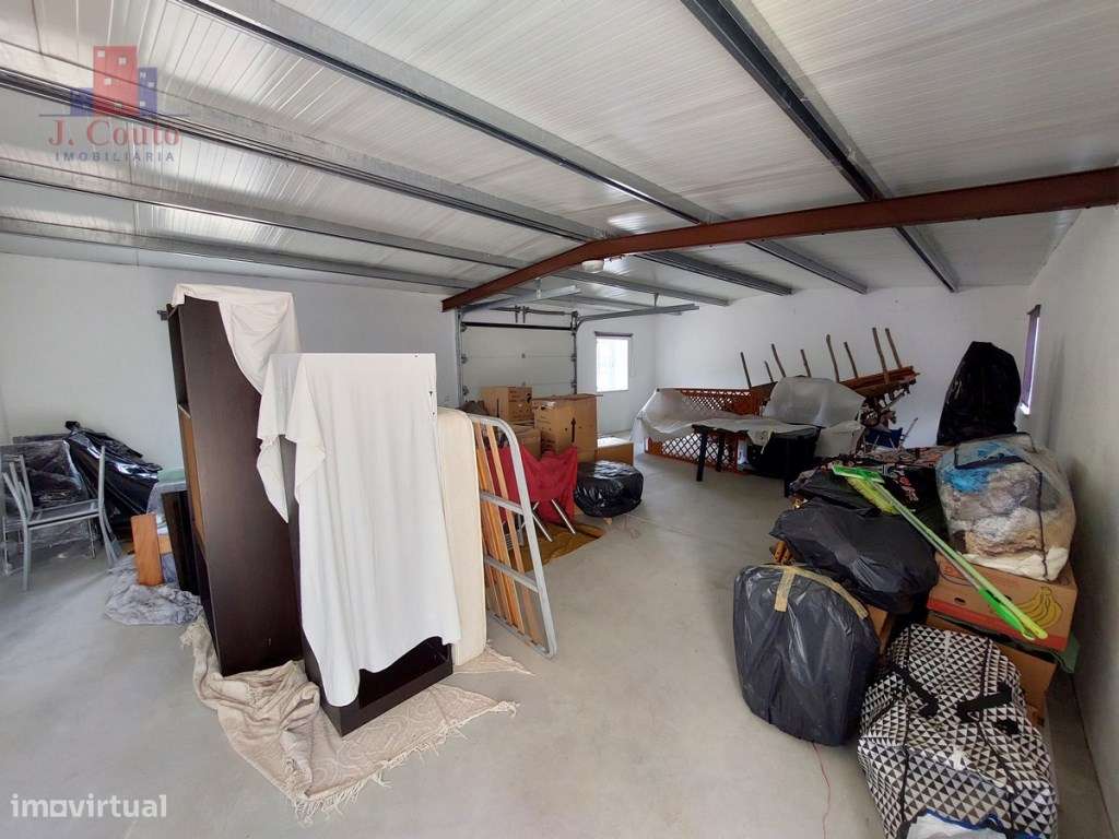 Quintinha com 14.000m2 de terreno com mina de água e árvores de fruto.-30