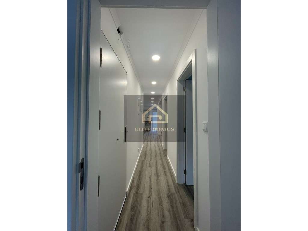 T2 com terraço, totalmente remodelado, Alfornelos!-12