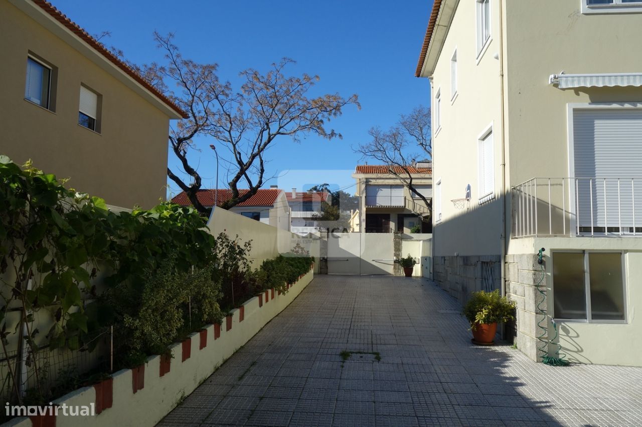 Moradia T4 na Avenida Dr Antunes Guimarães