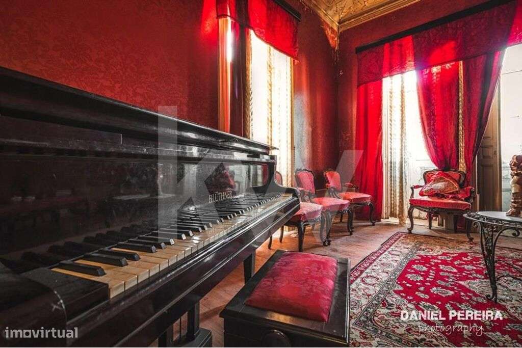 Palácio CASA GRANDE para Venda no Centro do Tortosendo do Sec. XX - Grande imagem: 4/59