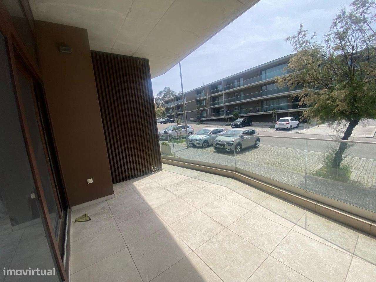 Magnífico T4 C/ 2 Suites/Garagem+2L. Garagem/a 100m da praia/Canidelo-2