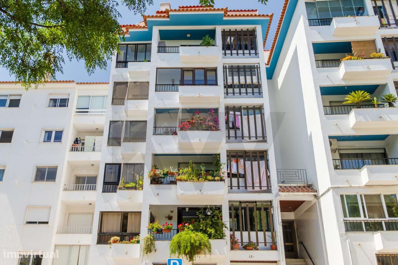 Apartamento T2 com Garagem Box e Vista Mar | Buzano – Parede-20