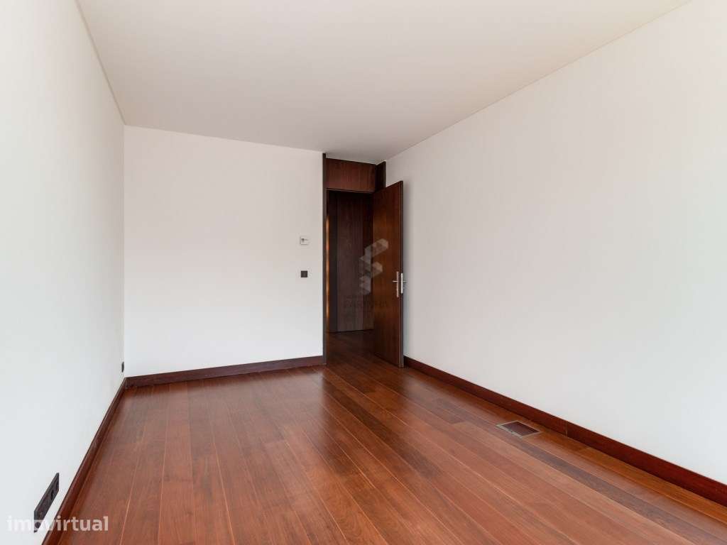 Apartamentos T4 novos a estrear de várias dimensões e orientações, ...-15