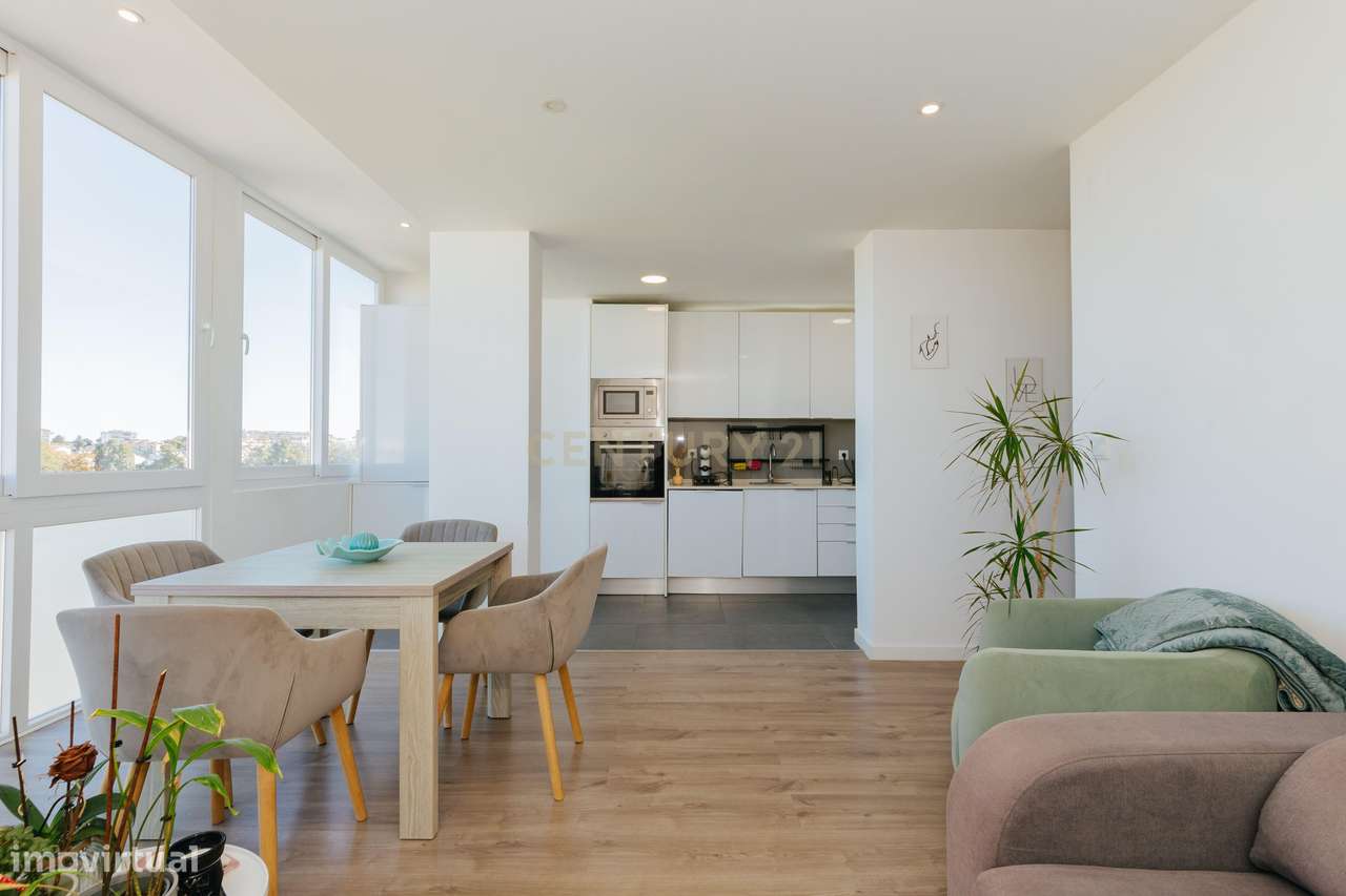 Apartamento T2 Totalmente remodelado com vista desafogada-2