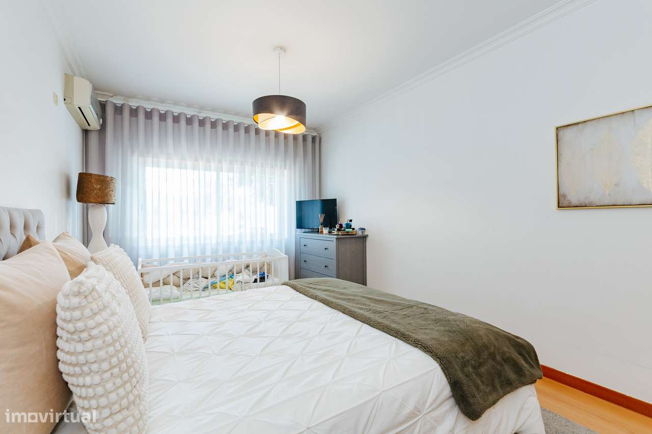 Apartamento de 4 assoalhadas em zona de excelência no Montijo-11