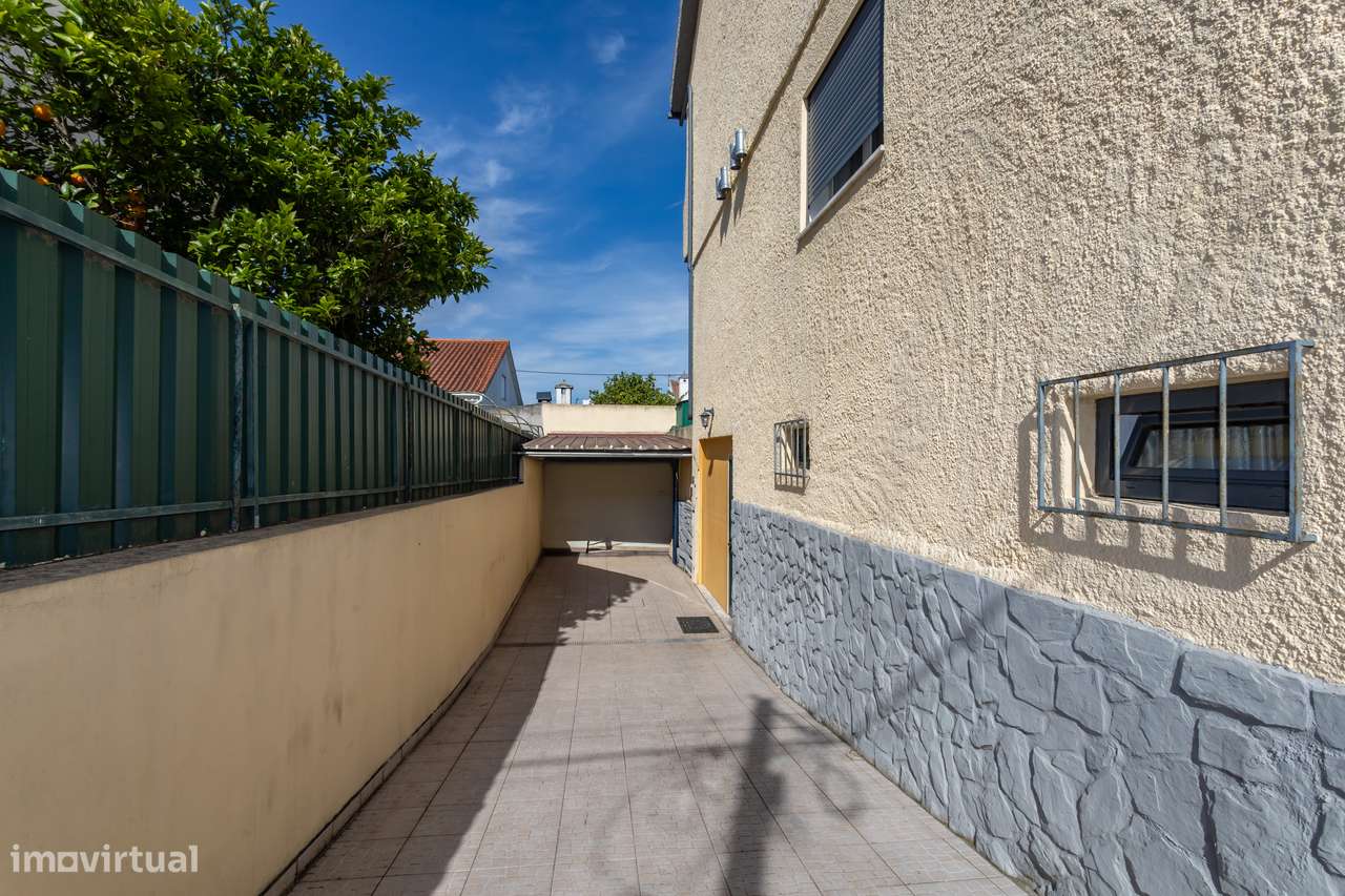 Andar de moradia T3 com terraço e cave muito espaçosa-22