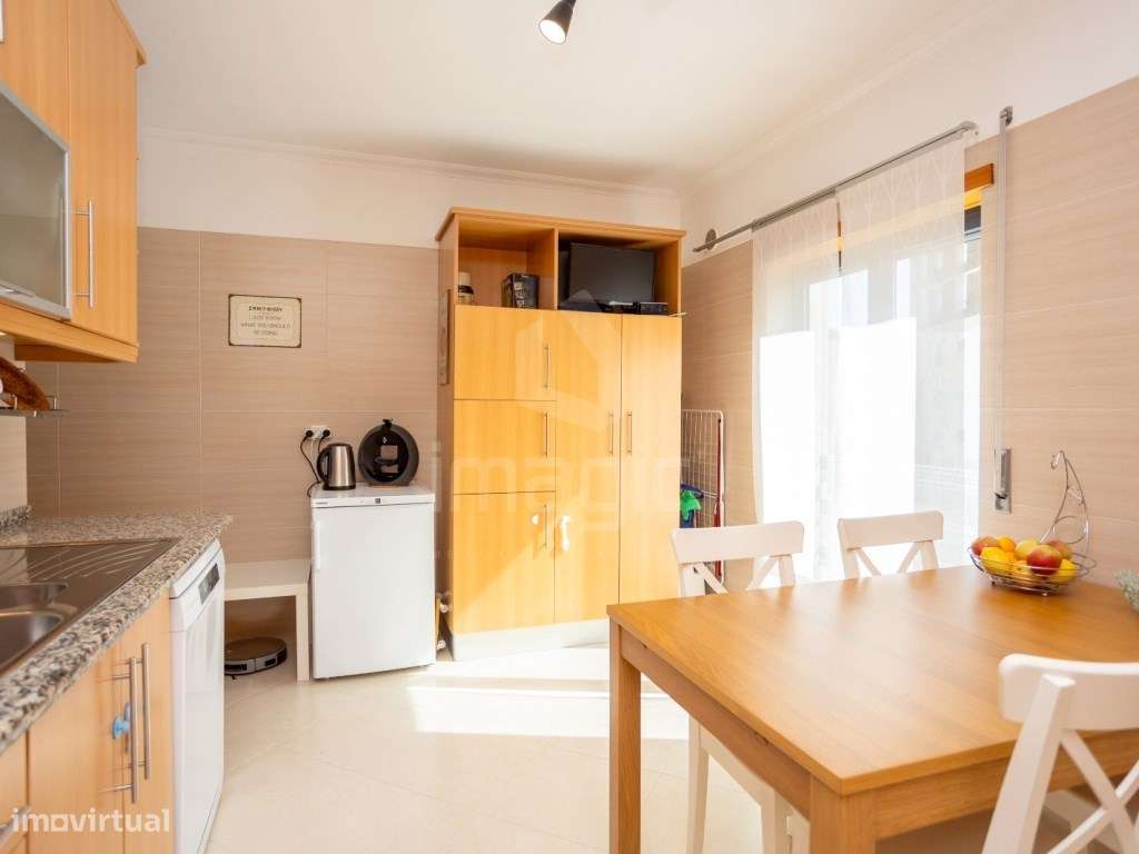 Apartamento T2 Usado com lugar de estacionamento em Vialonga - Grande imagem: 4/28