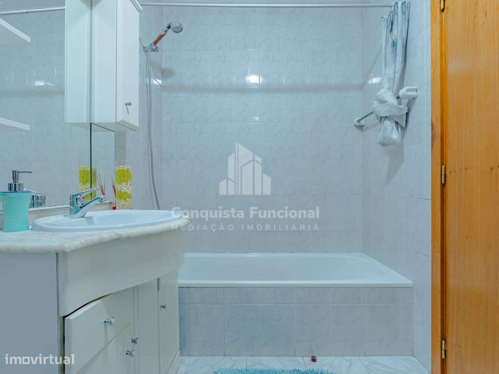 T3 com duas frentes em Ovar-Mobilado-17