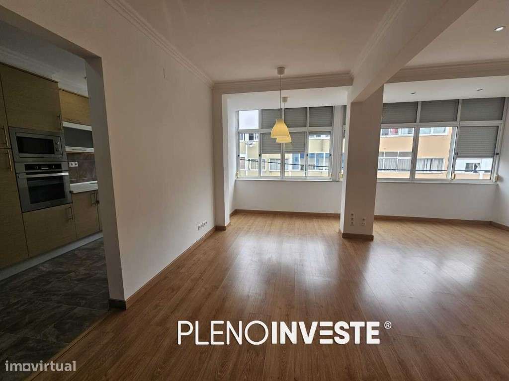 Apartamento T4 transformado em t3 na cova da piedade Almada-23
