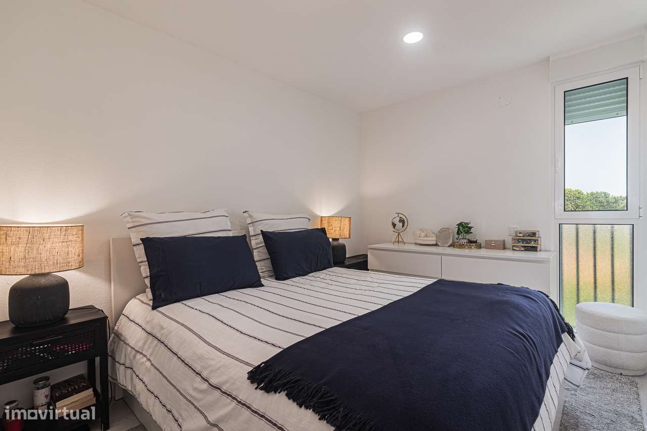 Apartamento T3 remodelado em prédio com elevador, Corroios-20