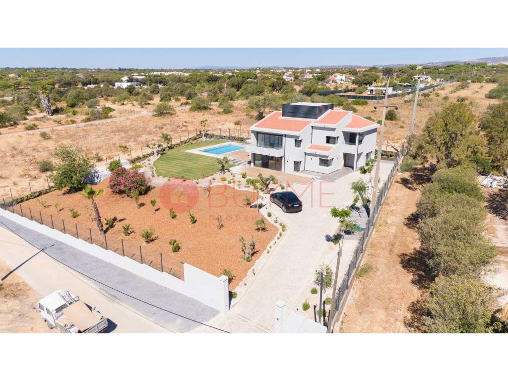 Moradia Isolada V5 2 De Luxo Em Fonte Santa Quarteira