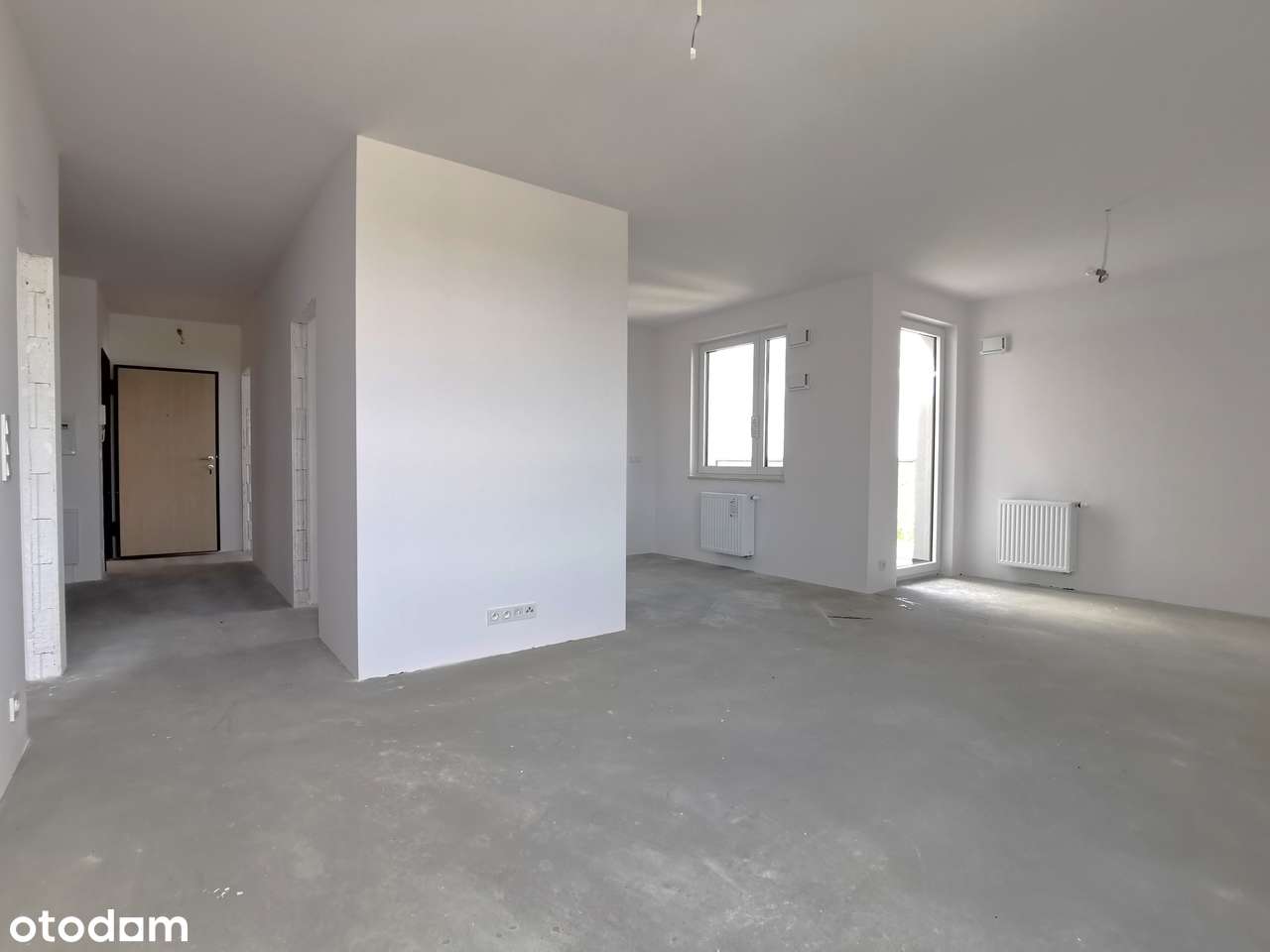 3-pokojowe mieszkanie z tarasem - garaż w cenie!-0
