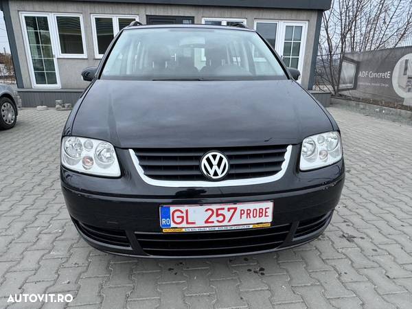 Volkswagen Touran 2.0TDI Highline Aut - 18