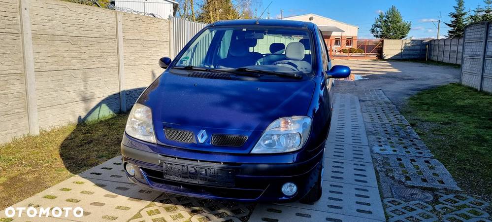 Renault Scenic - 1