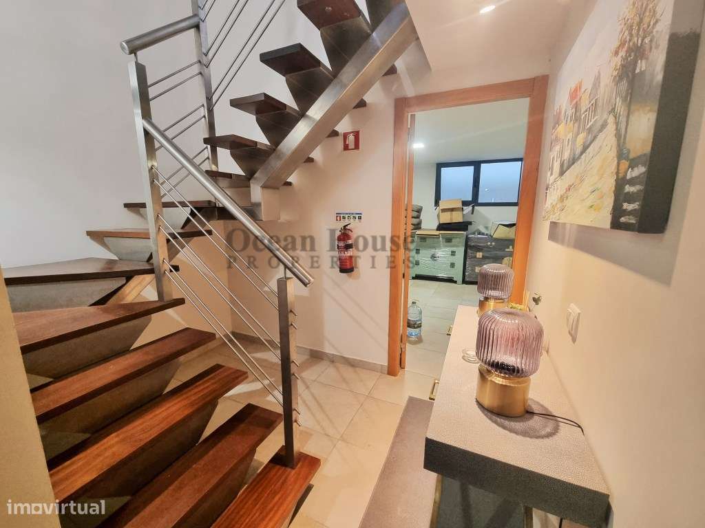 Moradia moderna com piscina e garagem em condomínio - Vilamoura-15