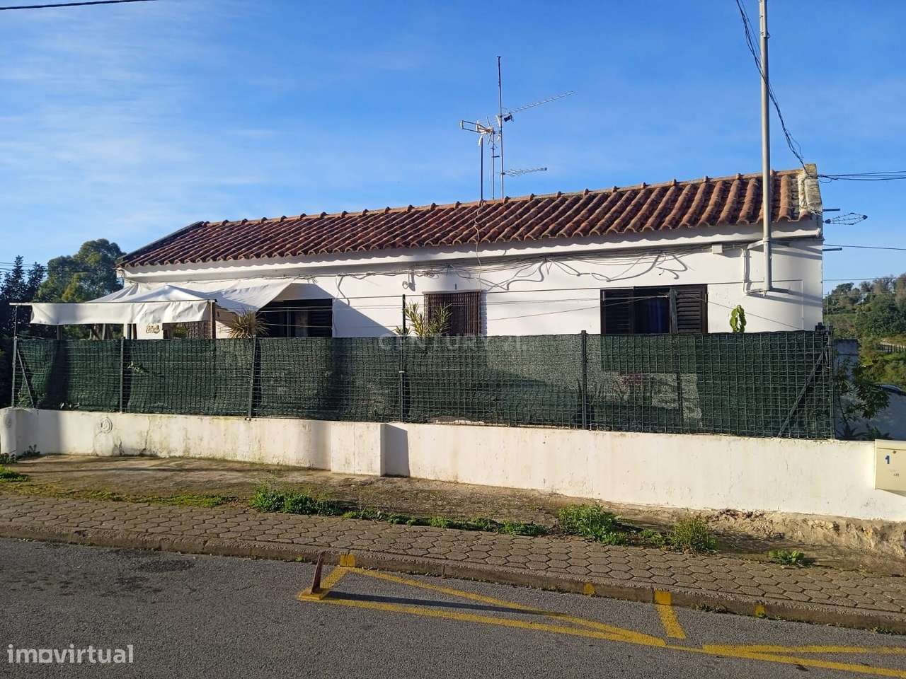 NÃO PERCA ESTA GRANDE OPORTUNIDADE! QUINTA COM MORADIA ESPAÇOSA COM DI - Grande imagem: 2/11