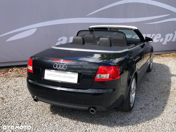 Audi A4 Cabriolet 2.4 - 12