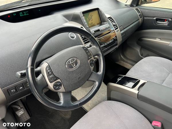 Toyota Prius (Hybrid) Executive - 22