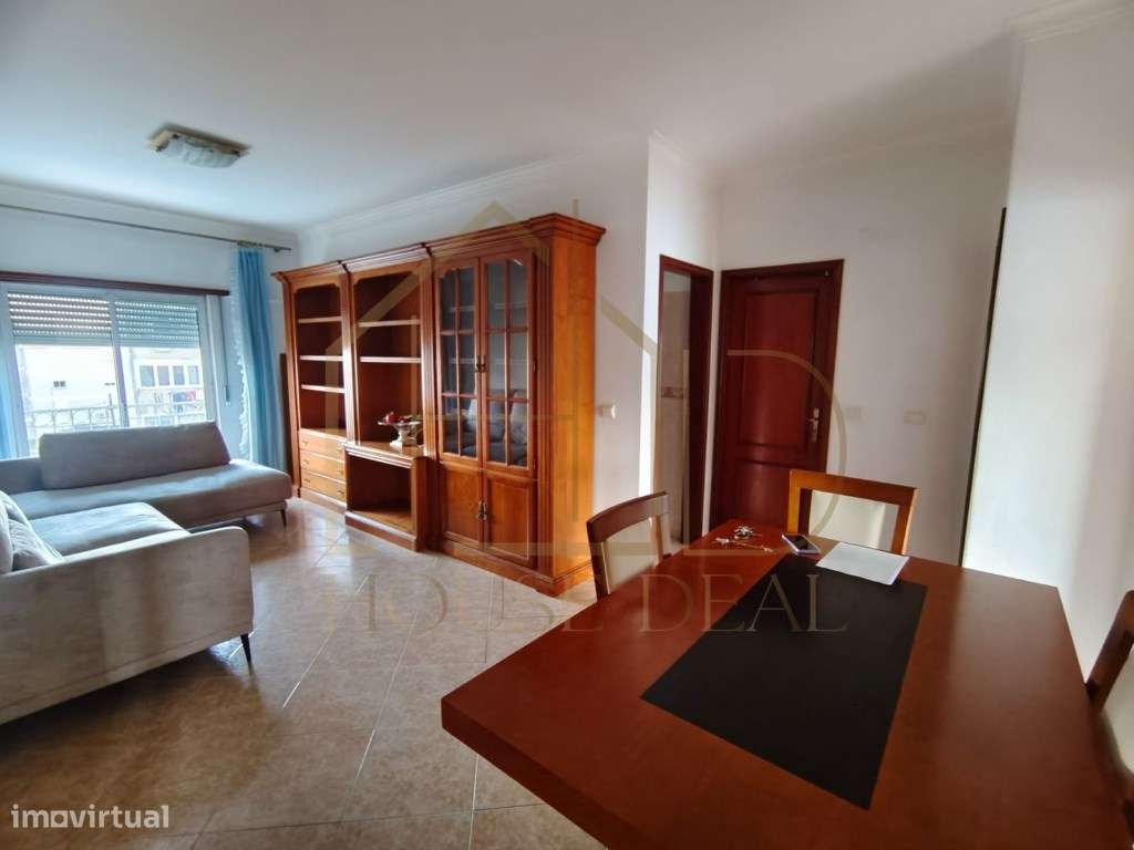 Apartamento T2 com Estacionamento e Arrecadação. Amora - Grande imagem: 5/34