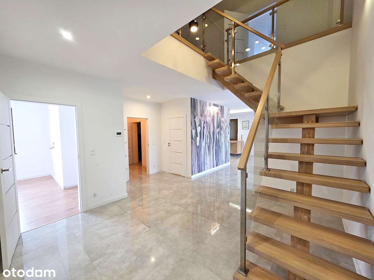 Nowoczesny, parterowy z poddaszem użytkowym, garaż dwustanowiskowy.-11