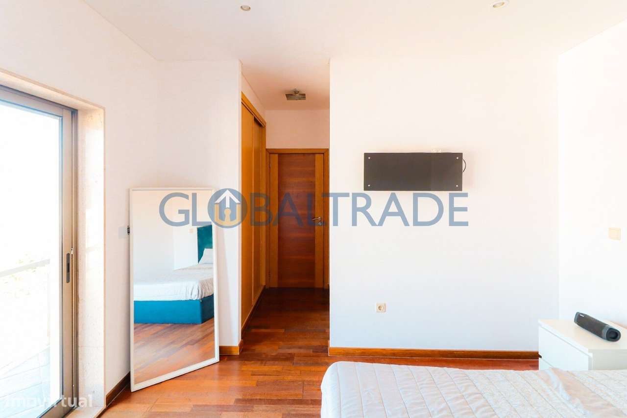 Moradia T3 com Terraço em Valbom-52