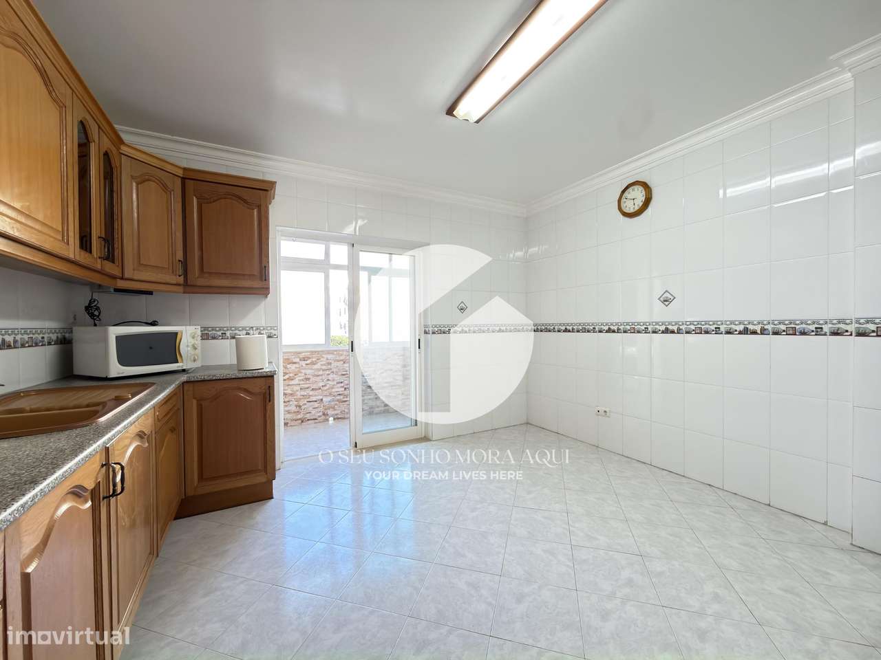 Apartamento T2 com Garagem Box - Olhão-18