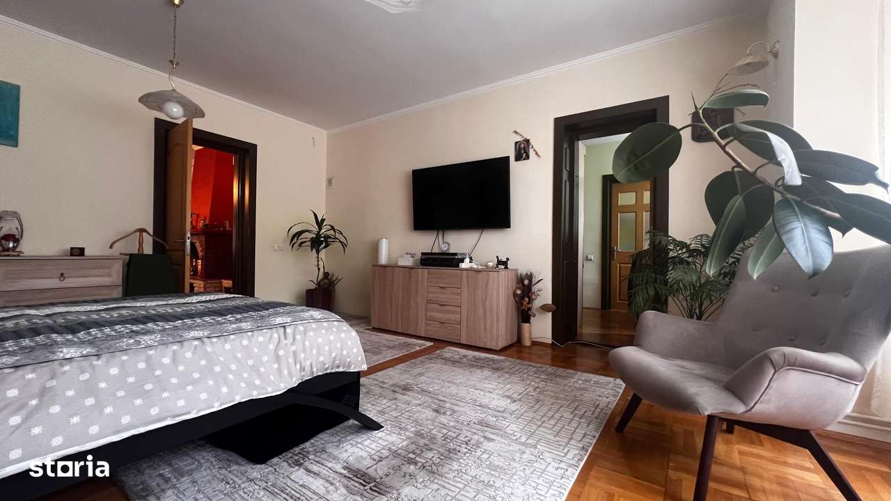 Casa cu Istorie și teren generos+clădire pentru afacere sau Evenimente - Imagine principală: 5/10