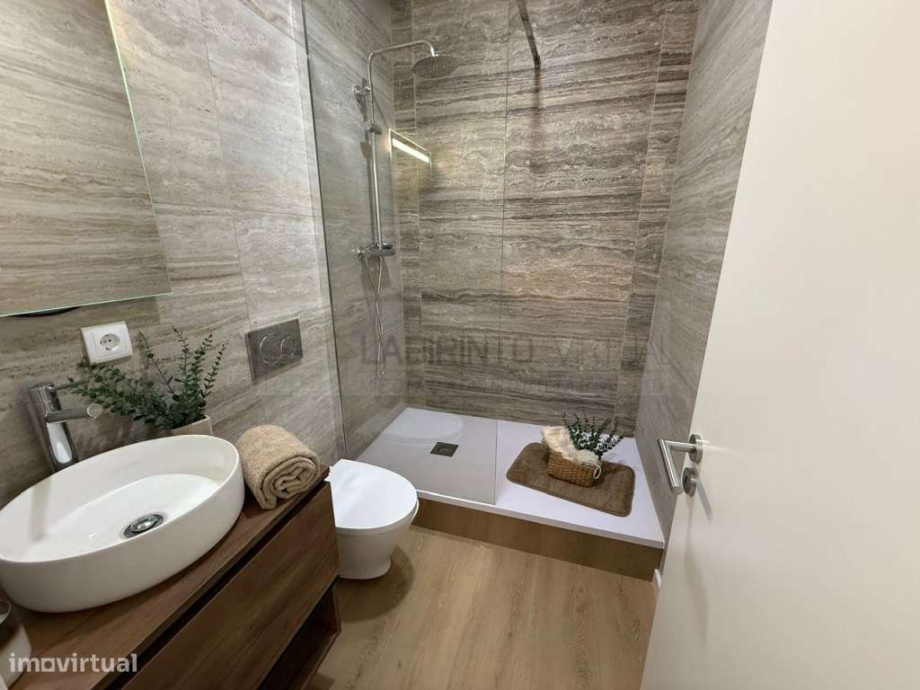Vende-se T3 remodelado e mobilado, em Penha de França - Lisboa-7